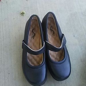 Cute Maryjane wedges perfect for nurses